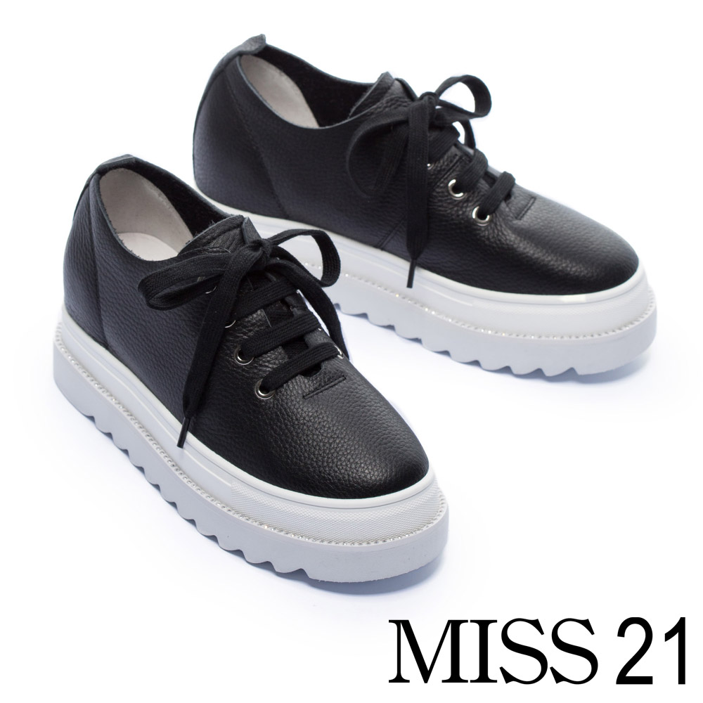 休閒鞋 MISS 21 極簡純色細緻摔紋全真皮內增高厚底休閒鞋－黑