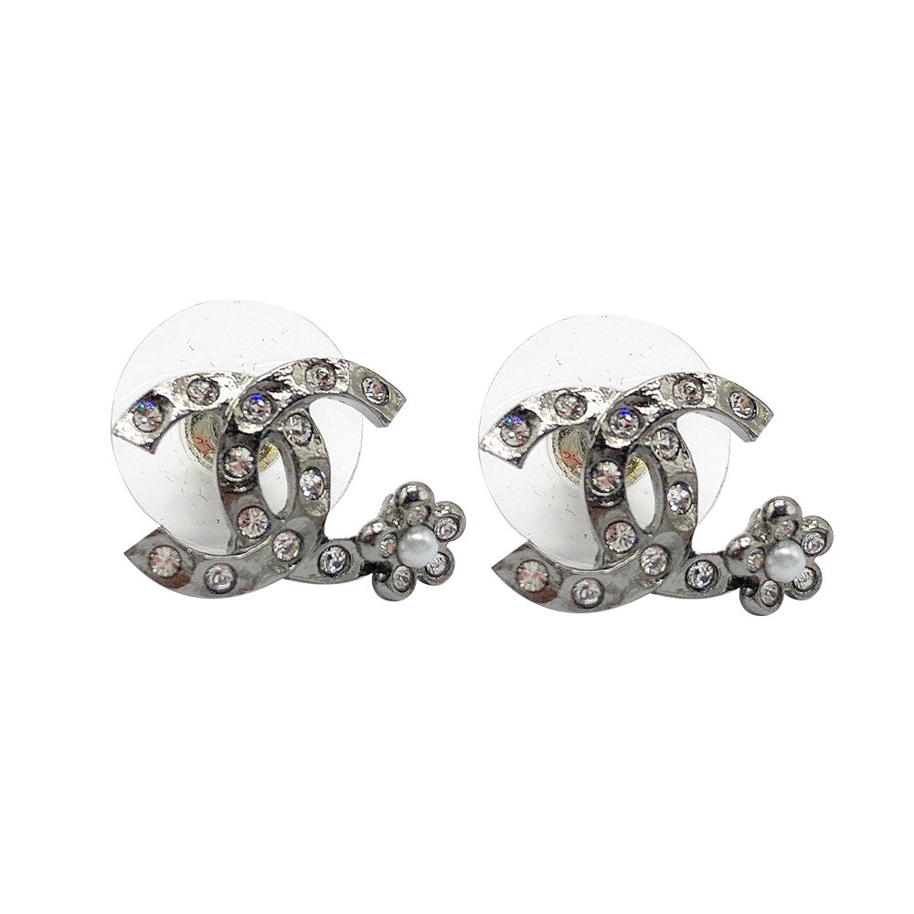 CHANEL  經典雙C logo鑲水鑽花朵點綴穿式耳環(銀)