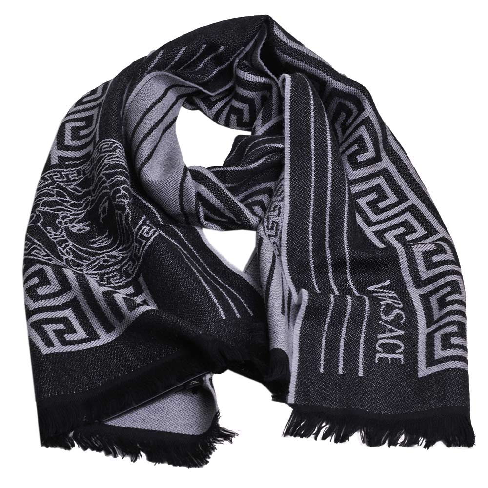 VERSACE 凡賽斯梅杜莎直紋圖騰品牌字母LOGO義大利製設計羊毛披肩圍巾(黑/灰)
