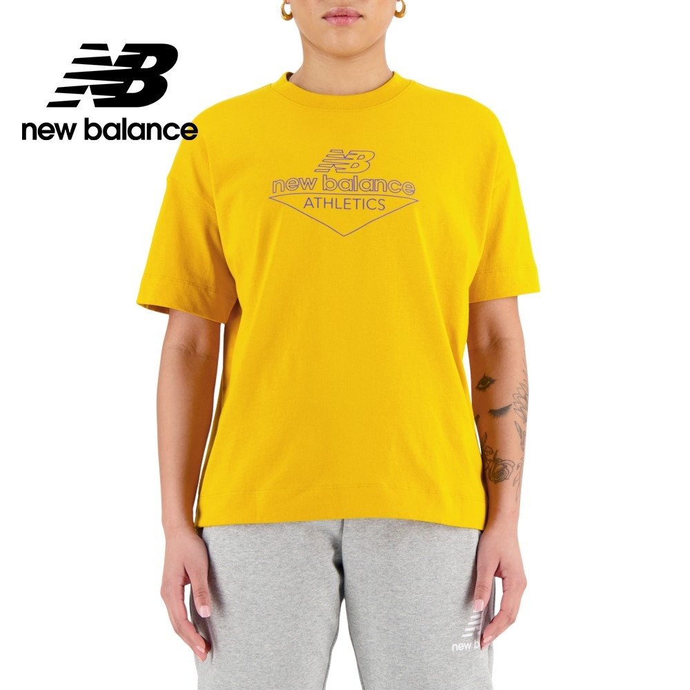 【New Balance】 簍空LOGO棉質短袖上衣_女性_芥黃色_AWT33526VGL