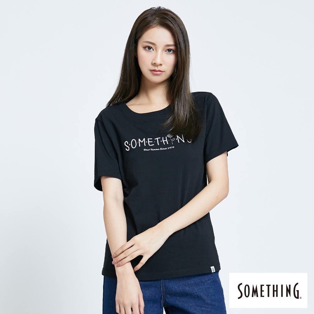 SOMETHING 平針繡LOGO 短袖T恤-女-黑色