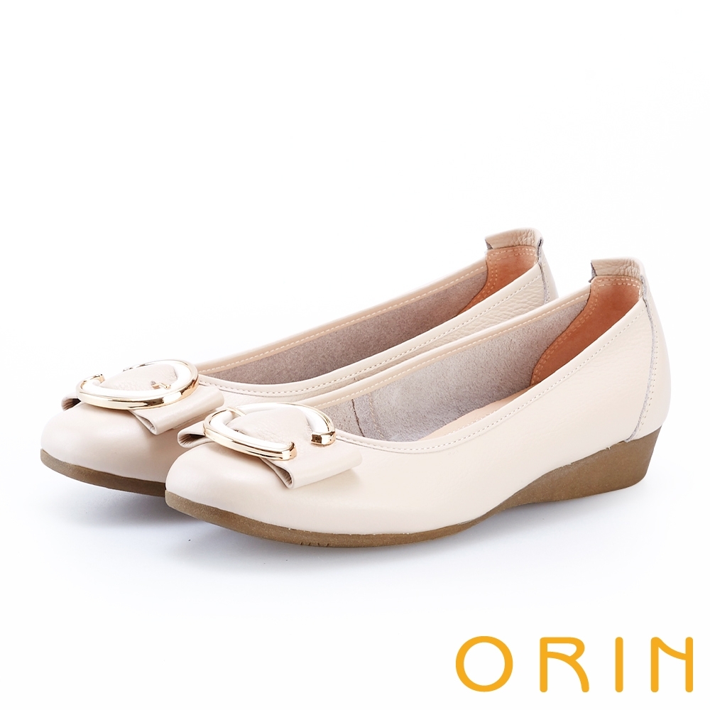 ORIN C型金屬飾釦牛皮 女 低跟鞋 杏色