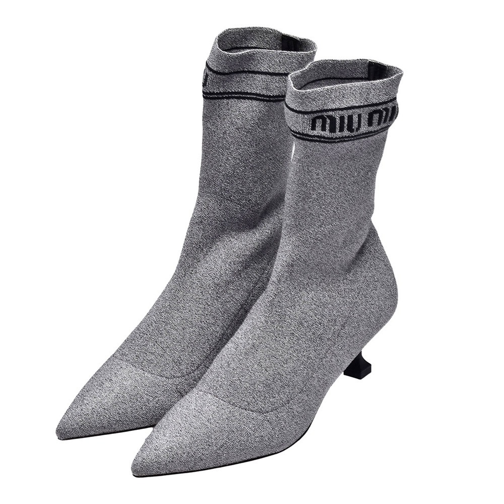 MIUMIU 經典品牌LOGO細跟襪套中筒靴(銀色)