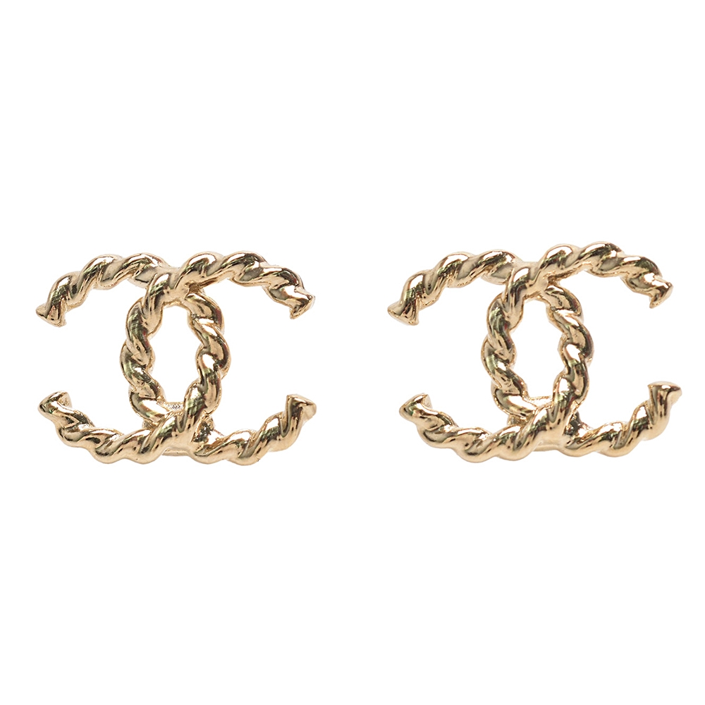CHANEL 經典螺旋造型雙C LOGO穿式耳環(金色)