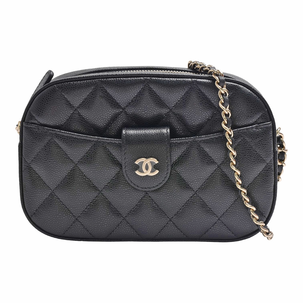 CHANEL 經典雙C LOGO菱格粒紋牛皮拉鍊斜背相機包(黑色)