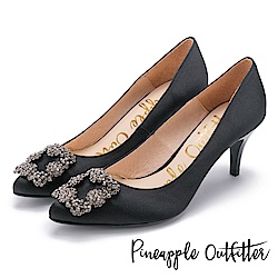 Pineapple Outfitter 璀璨名媛 方鑽飾釦尖頭高跟鞋-黑色