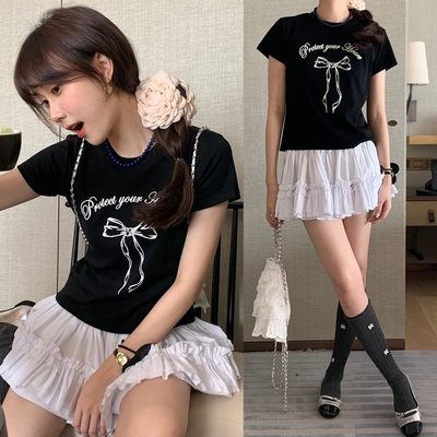 MOCO時尚INS風韓系少女緞帶蝴蝶結字母印花圓領短版彈性棉質T恤