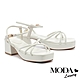 (美腳涼鞋)涼鞋 MODA Luxury 簡約純色交叉曲線條帶牛皮方頭粗跟涼鞋－白 product thumbnail 1