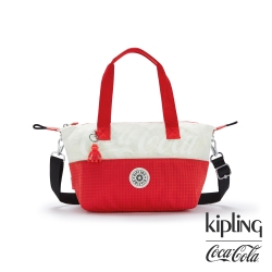 Kipling | Coca-Cola 聯名款可口可樂標誌性色系手提側