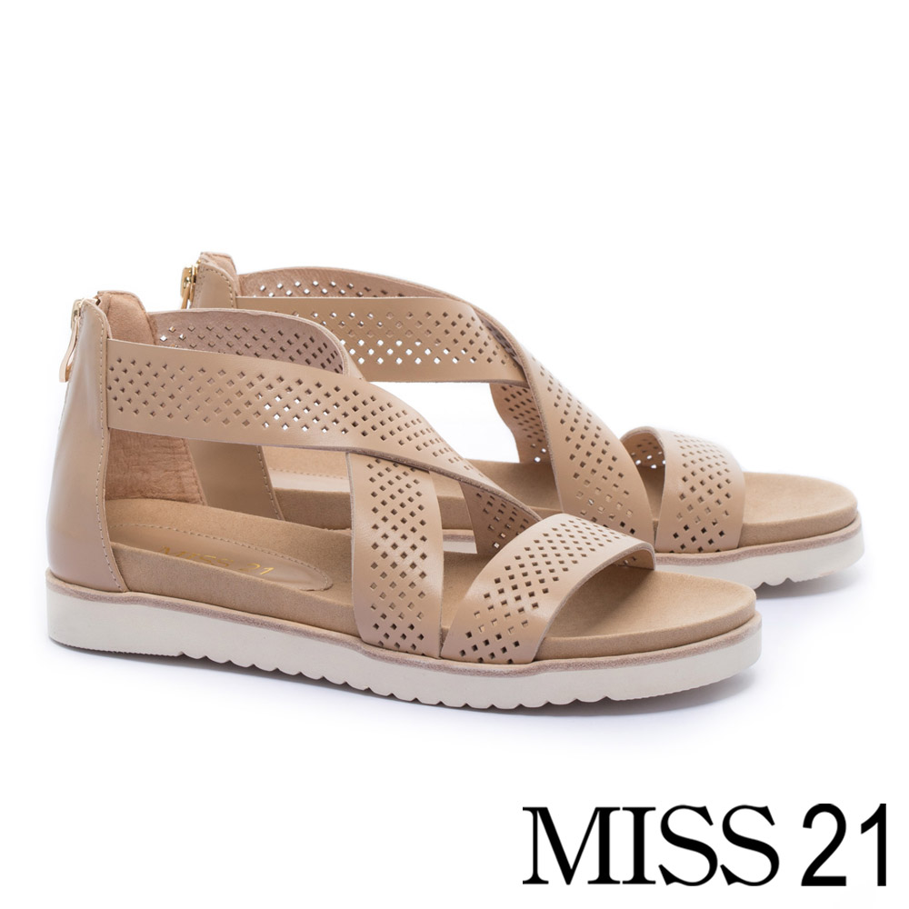 涼鞋 MISS 21 玩味幾何沖孔交叉帶造型全真皮厚底涼鞋－米