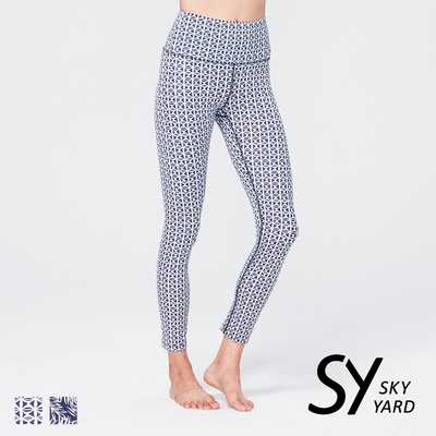 【SKY YARD】網路獨賣款-輕度機能緊身運動長褲-幾何藍