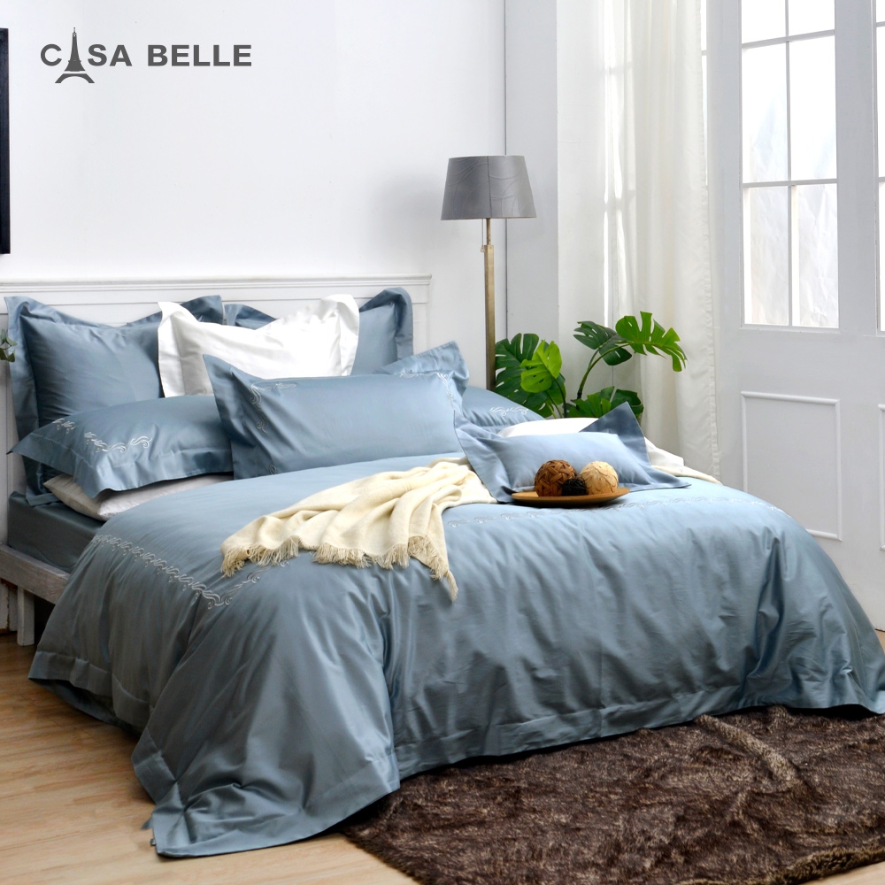法國CASA BELLE 浪海漫影 雙人匹馬棉刺繡四件式防蹣抗菌吸濕排汗兩用被床包組(兩色可選)-藍色