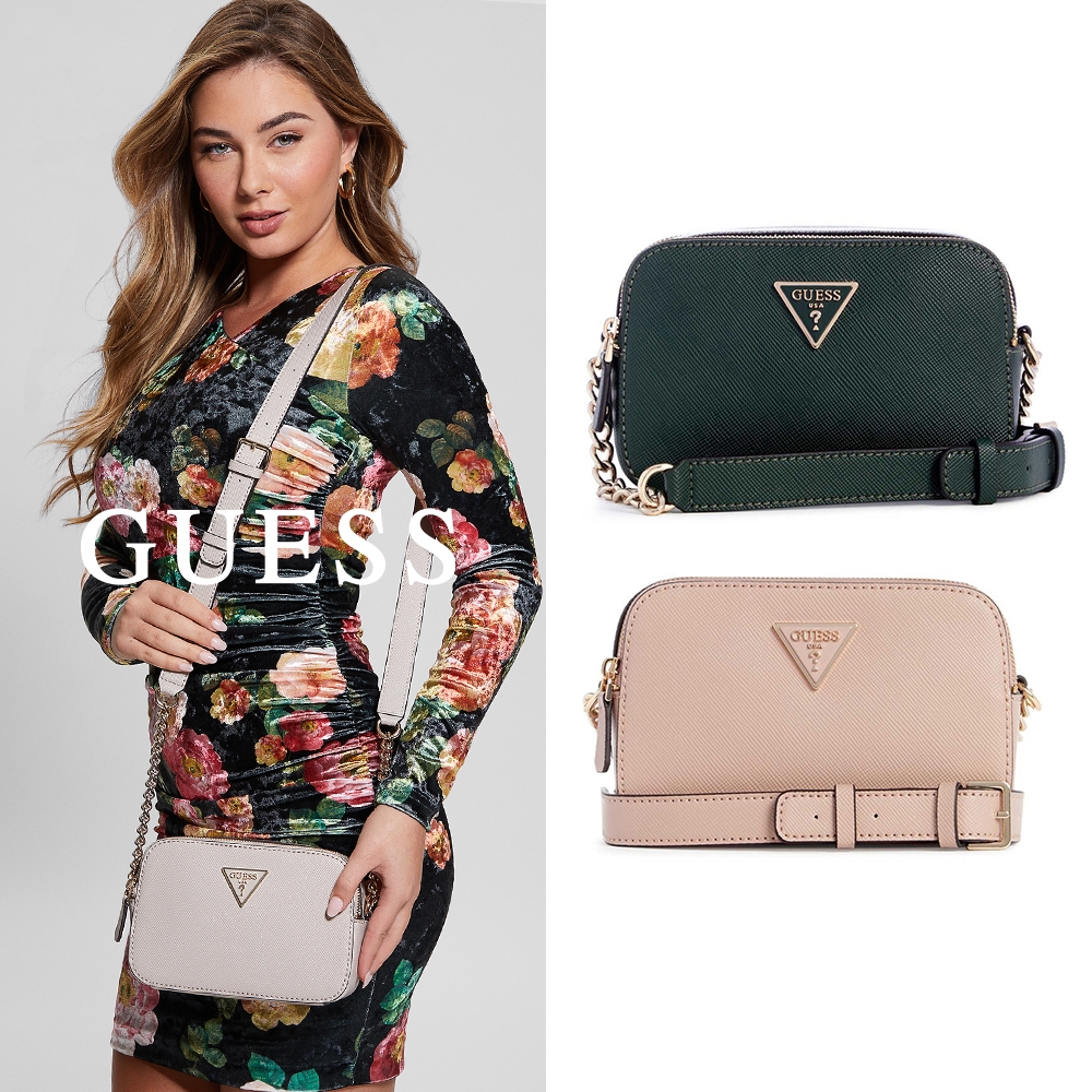 【GUESS】金屬LOGO防刮鍊條相機斜背包-兩色任選