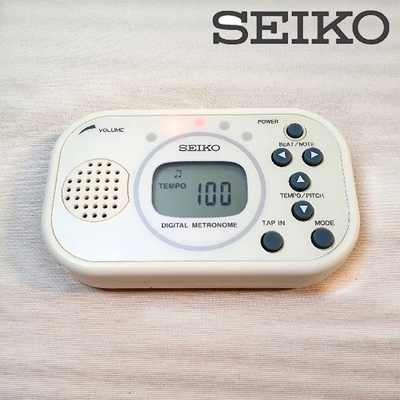 『SEIKO 精工』DM100 數位節拍器 / 可固定於譜架 / 白色