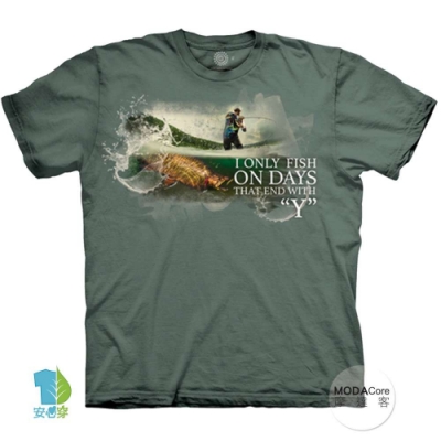 摩達客-美國進口The Mountain 釣魚人生 純棉環保中性短袖T恤