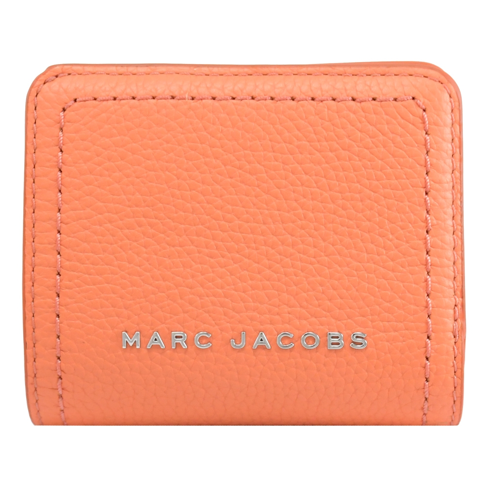 MARC JACOBS 金屬LOGO荔枝皮革釦式零錢短夾(珊瑚橘)