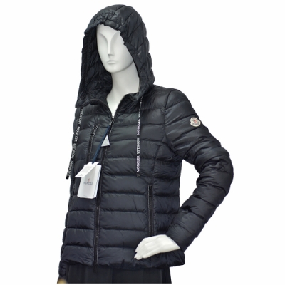 MONCLER 經典SEOUL系列品牌LOGO輕盈絎縫羽絨拉鍊連帽外套(女-黑)