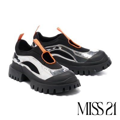 休閒鞋 MISS 21 金屬潮感沖孔異材質拼接撞色簍空大頭厚底休閒鞋－銀
