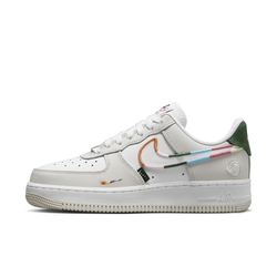 NIKE WMNS AIR FORCE 1 07 SE 女休閒運動鞋-白灰-FN8924111