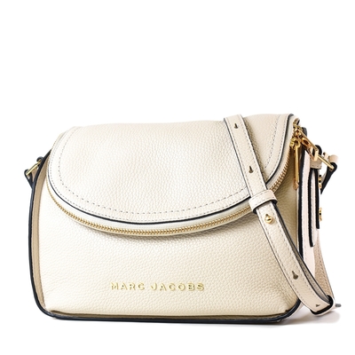 MARC JACOBS 荔枝紋拉鍊暗層磁吸釦翻蓋斜背包-香草白