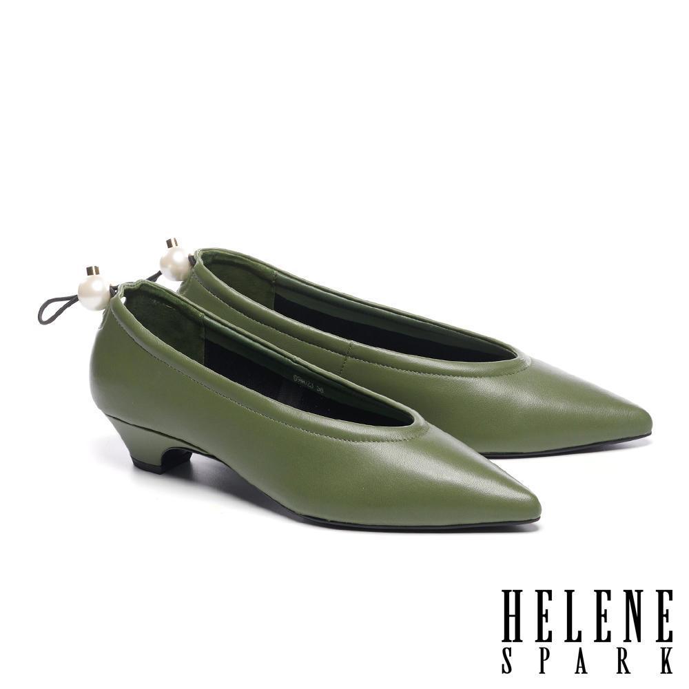 低跟鞋 HELENE SPARK 簡約懷舊珍珠鬆緊帶尖頭低跟鞋－綠