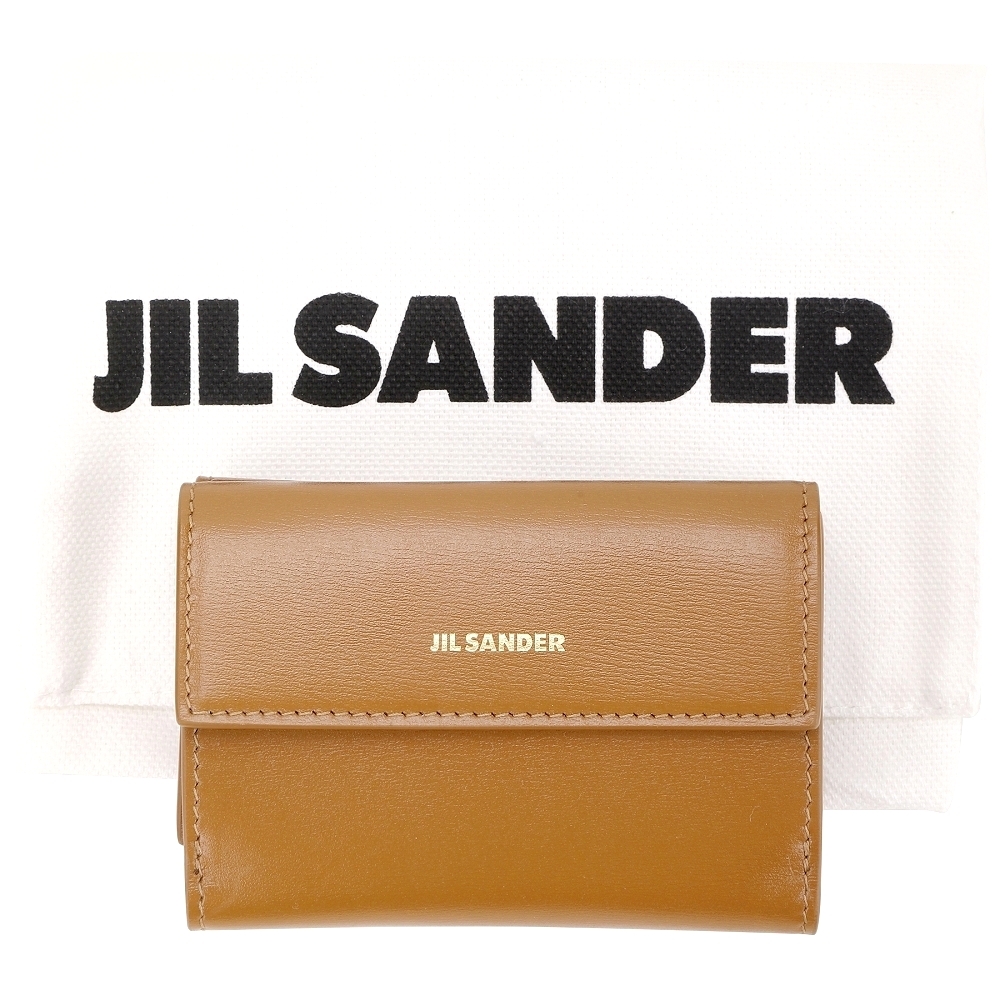 JIL SANDER Tiny 燙金字母小牛皮三折半蓋釦式迷你短夾(棕色) | 歐系