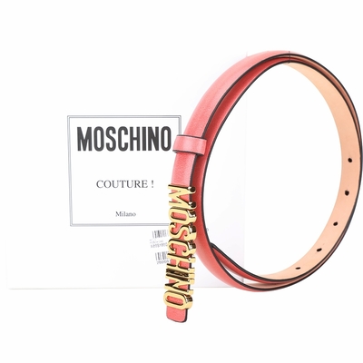 MOSCHINO 拋光金字母鞣製小牛皮細版腰帶(深粉)