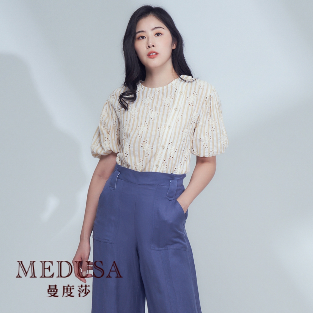 現貨【MEDUSA 曼度莎】斜釦繡花花苞袖上衣（M-XL）｜女上衣 休閒上衣 蕾絲上衣