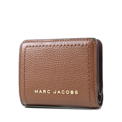 MARC JACOBS 荔枝紋牛皮對開釦式短夾-深棕