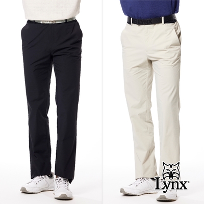 【Lynx Golf】男款彈性舒適素面外觀不對稱後袋Lynx織帶造型平口休閒長褲(二色)