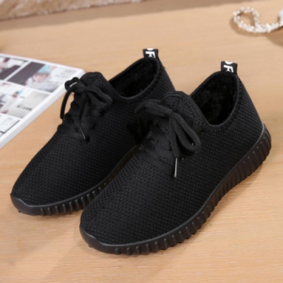 韓國KW美鞋館 單色潮流綁帶款舖絨軟底鞋-黑