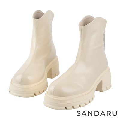 山打努SANDARU-短靴 圓頭中線V口鋸齒厚跟低筒靴-米