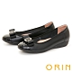 ORIN 金屬簍空圓釦真皮楔型 女 低跟鞋 黑色 product thumbnail 1