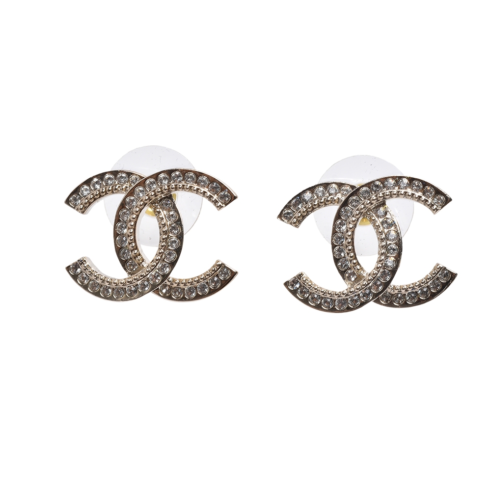 CHANEL 經典雙C LOGO水鑽鑲飾滾邊造型穿式耳環(金)