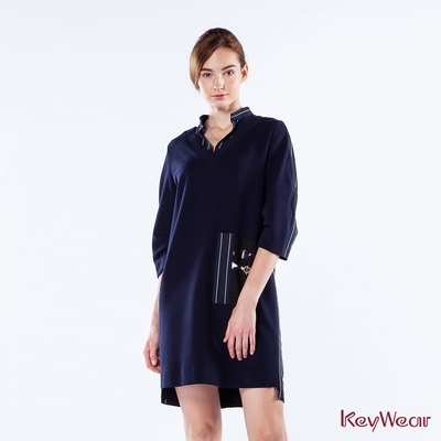 KeyWear奇威名品 假兩件印花拼接休閒洋裝-深藍色