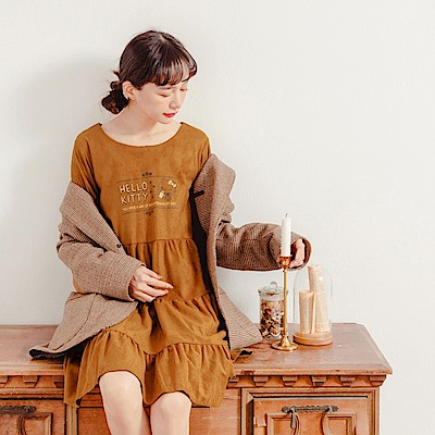 OB嚴選-KITTY拿鐵咖啡系列．浪漫仿麂皮荷葉縮口袖印花洋裝