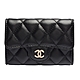 CHANEL 經典金色雙C LOGO菱格紋小羊皮暗釦卡夾/零錢包(黑) product thumbnail 1