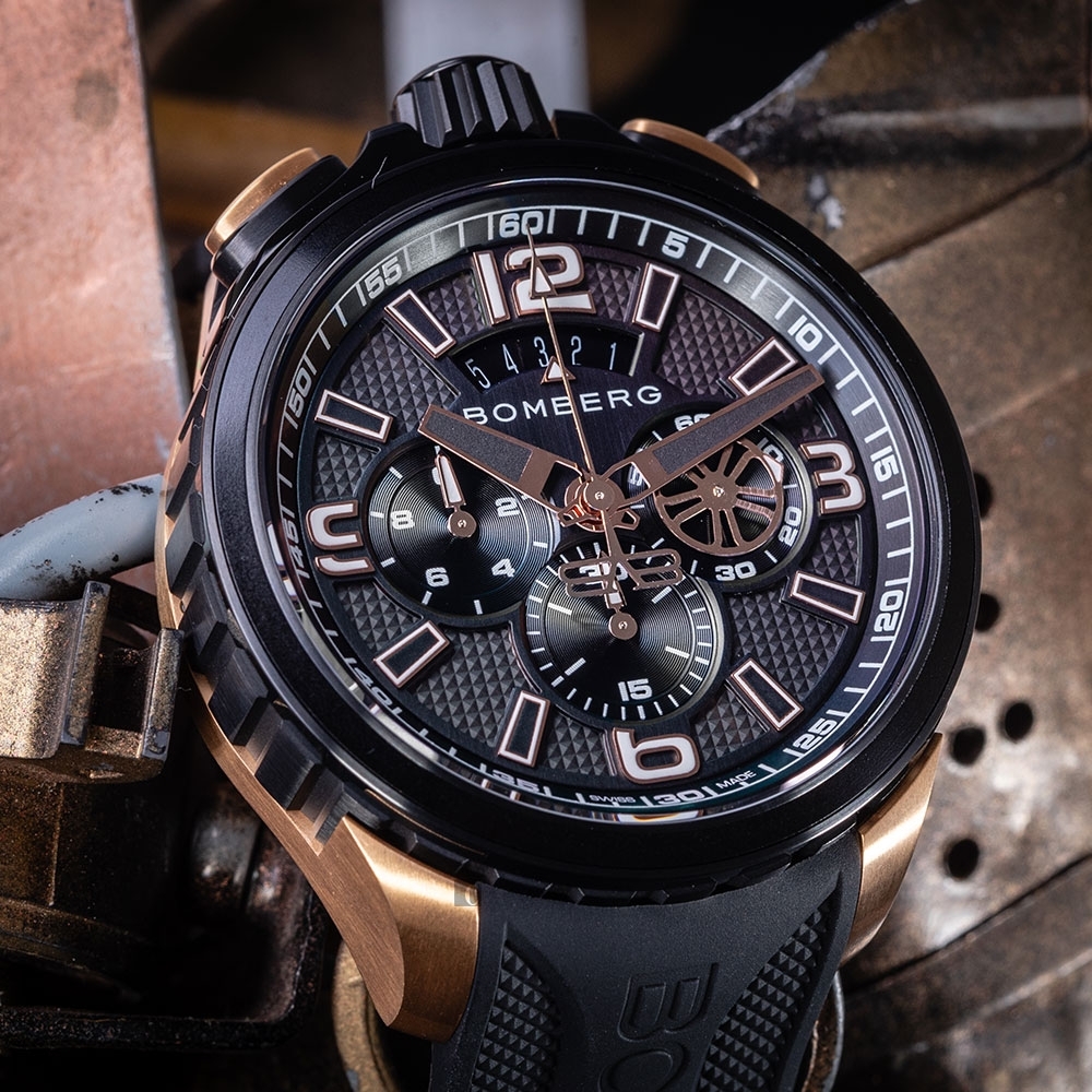 BOMBERG 炸彈錶 BOLT-68 復刻黑金計時手錶(BS45CHPPKBA.062-1.11)