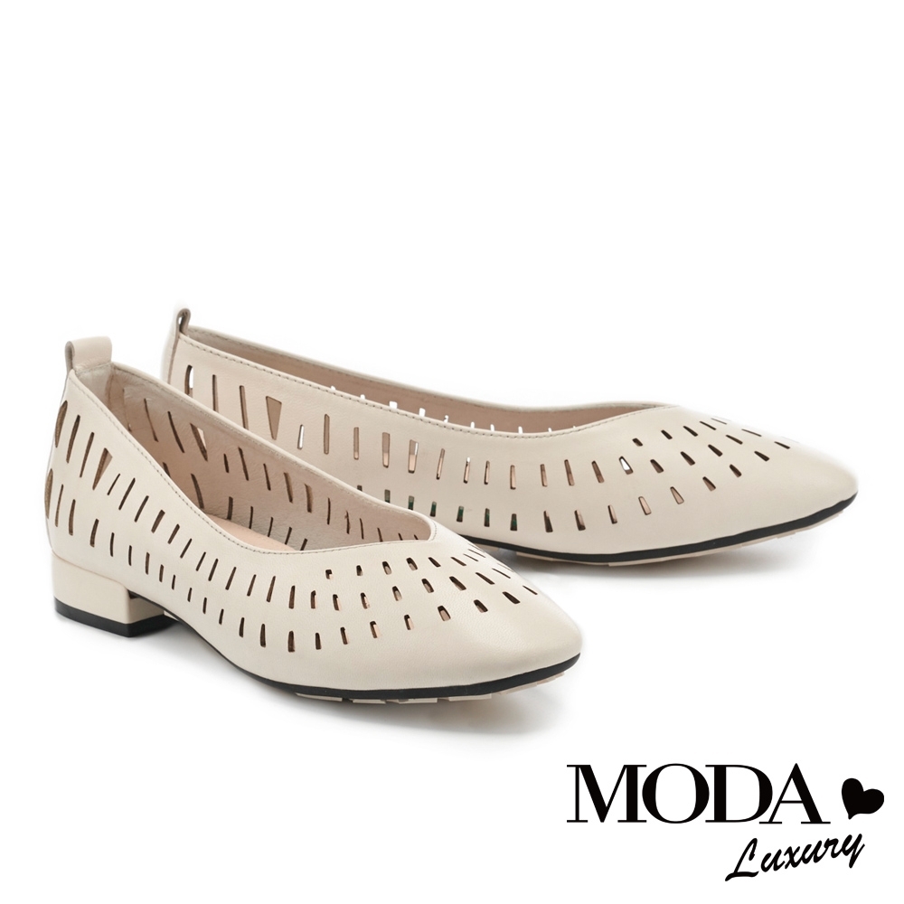低跟鞋 MODA Luxury 氣質日常沖孔羊皮素色方圓頭低跟鞋－白