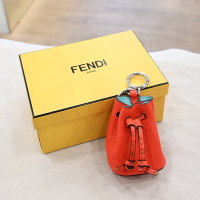 FENDI 迷你束口水桶鑰匙圈吊飾(亮紅)