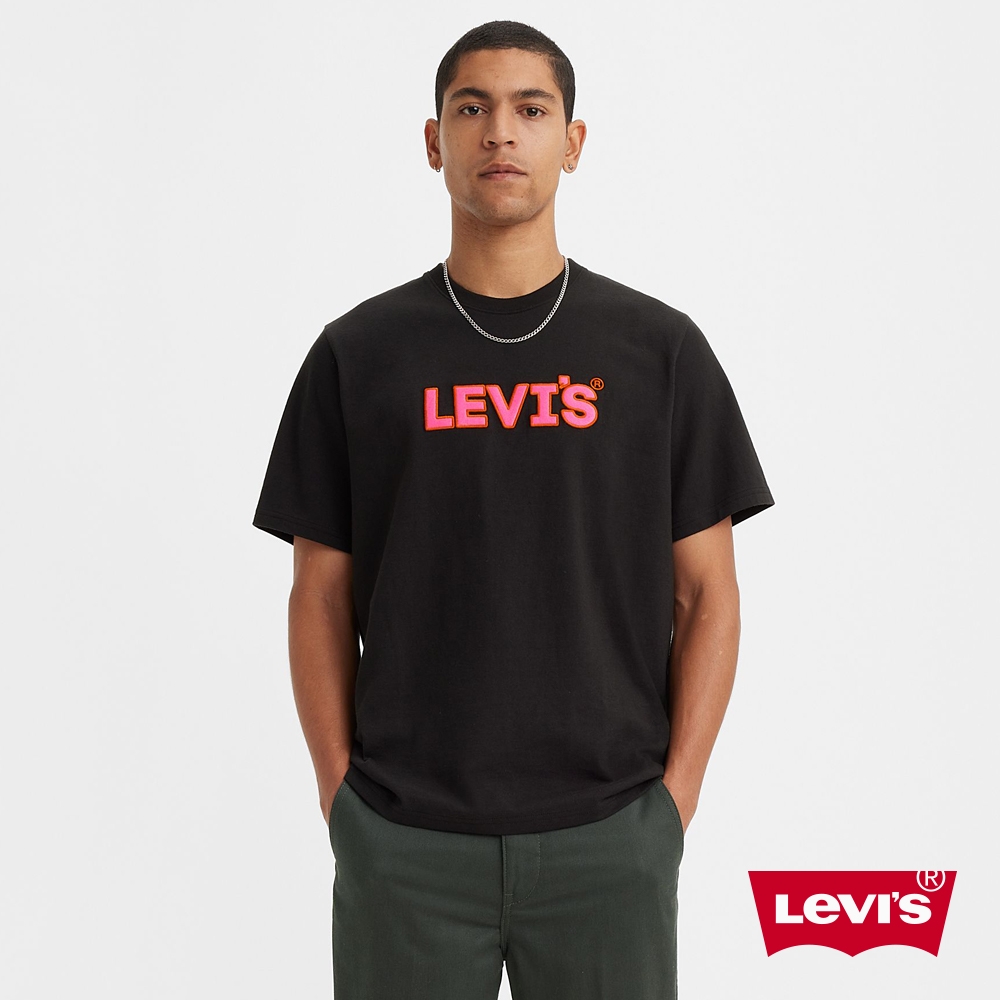 Levis 男款 寬鬆版短袖T恤 / 粉紅布章Logo / 寬鬆休閒版型 黑