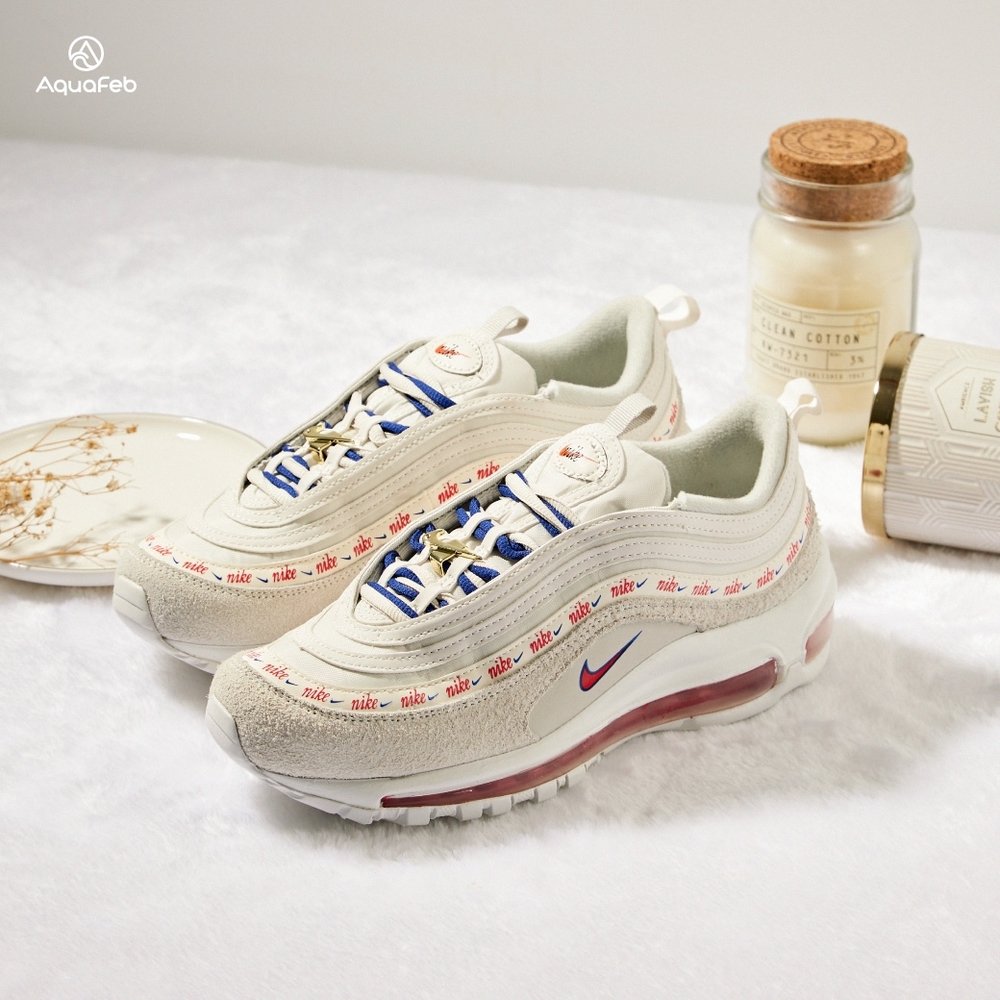 Nike Air Max 97 SE 女鞋米白色子彈麂皮串標LOGO 運動鞋休閒鞋DC4013