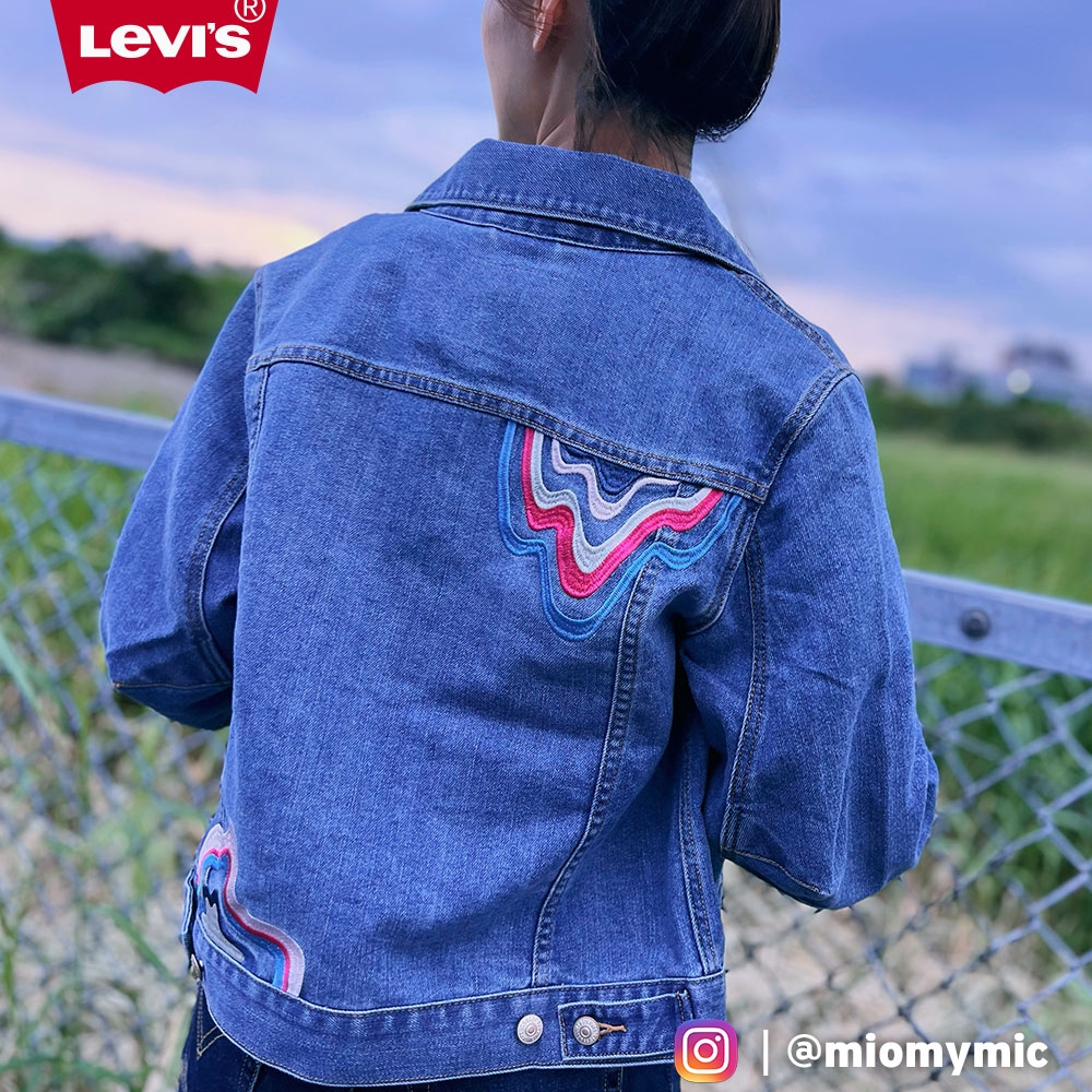 Levis 女款 修身牛仔外套 水波紋路彩色刺繡 / 精工中藍色水洗