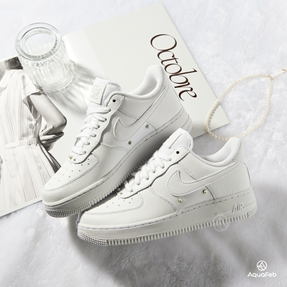 Nike Air Force 1 '07 SE 女鞋白色經典荔枝皮珍珠釘休閒鞋DQ0231-100