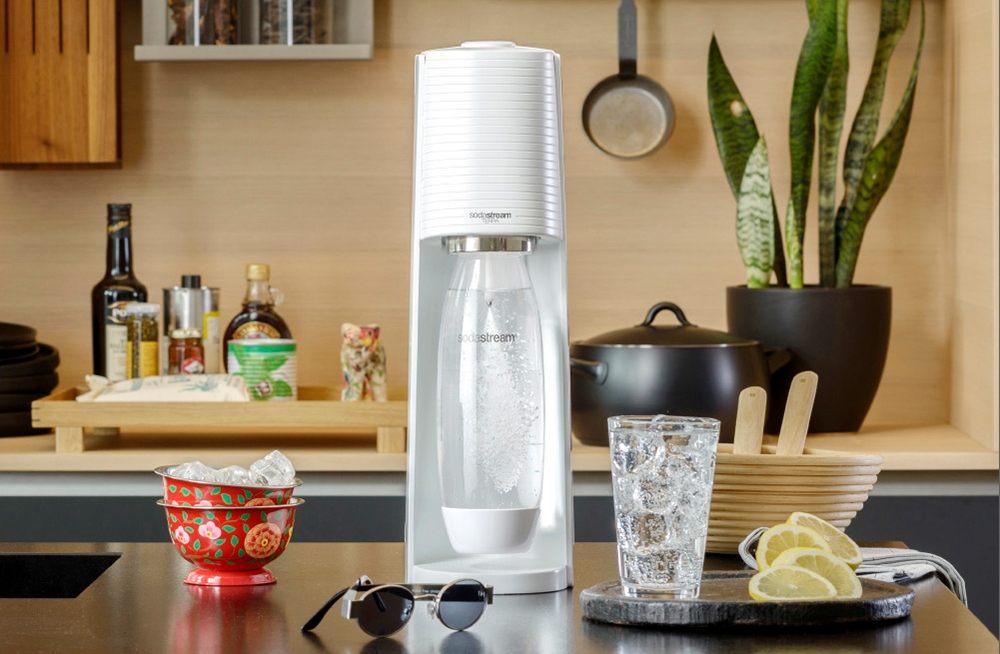 国内外の人気！ 新品未開封 sodastream TERAA 白 ホワイト 調理機器