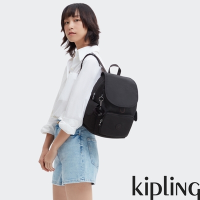 『猴子包』Kipling 曜岩黑品牌經典圓標拉鍊掀蓋後背包-CITY PACK S