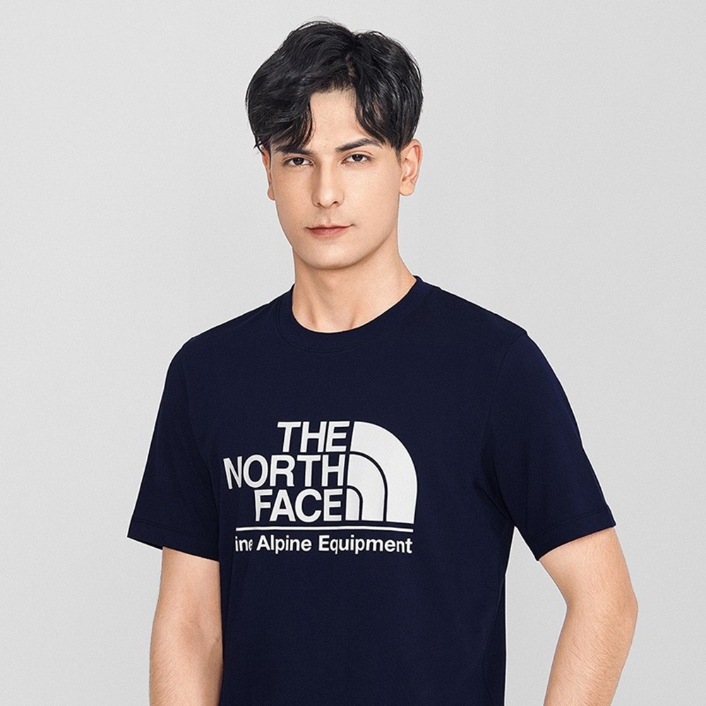 The North Face MFO F21 男女 胸前LOGO印花 圓領短袖T恤 藍 NF0A7QOIL4U