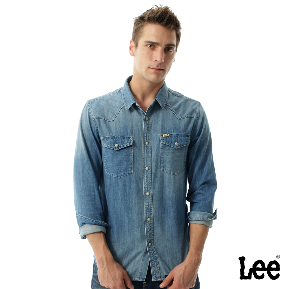 Lee 男款 經典背後印花長袖牛仔襯衫 中淺藍洗水｜Modern