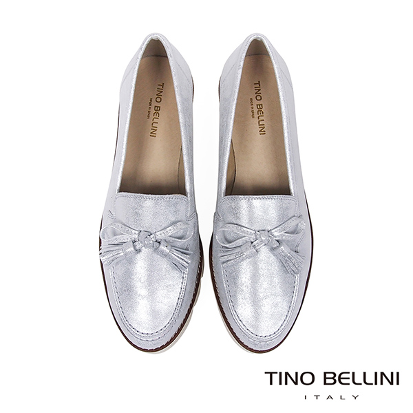 Tino Bellini 西班牙進口炫彩小流蘇蝴蝶結厚底莫卡辛鞋 _ 銀白