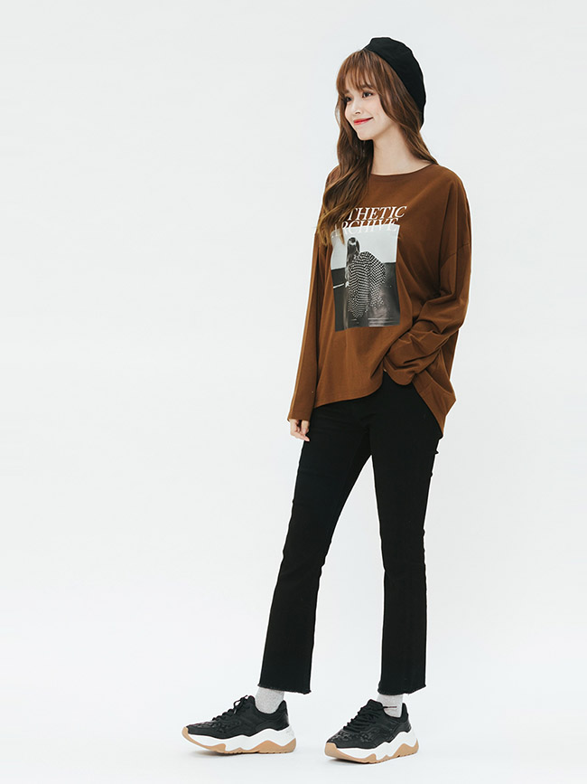 H:CONNECT 韓國品牌 女裝-黑白圖印長袖T-shirt-棕